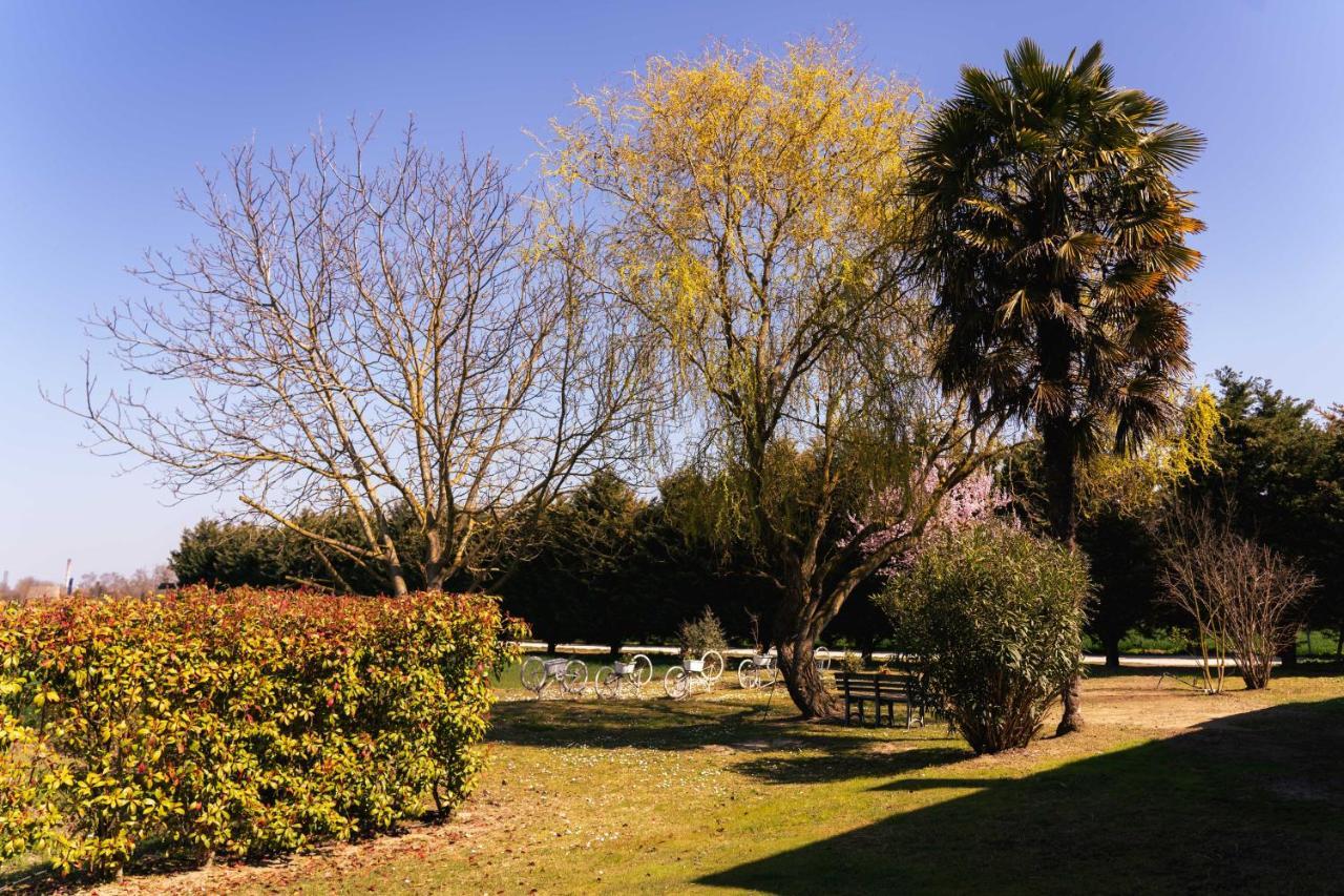 Il Giardino Di Rebecca Bed & Breakfast Ferrara Bagian luar foto